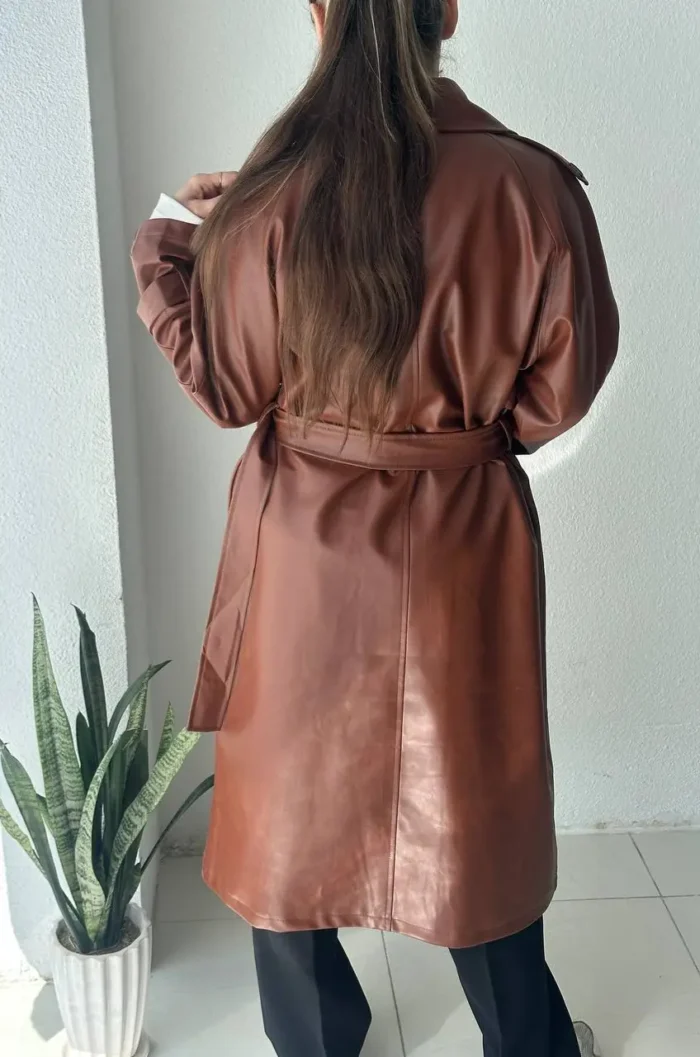 ترنچ کت چرم بلند زنانه - تصویر 8
